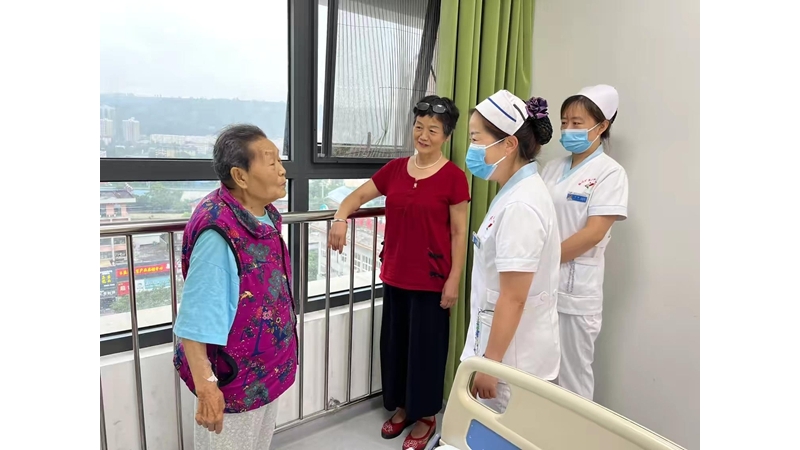 突破高齡手術“禁區(qū)”,，守護鮐背老人生命健康